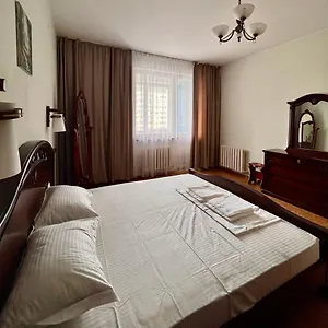 potryasayuszczii-vid-na-baiterek-i-fontany-dla-1-5-chelovek.hotels-in-astana.com/
